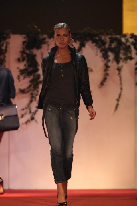 Elisa — Model & Hostess in Milano photo 4