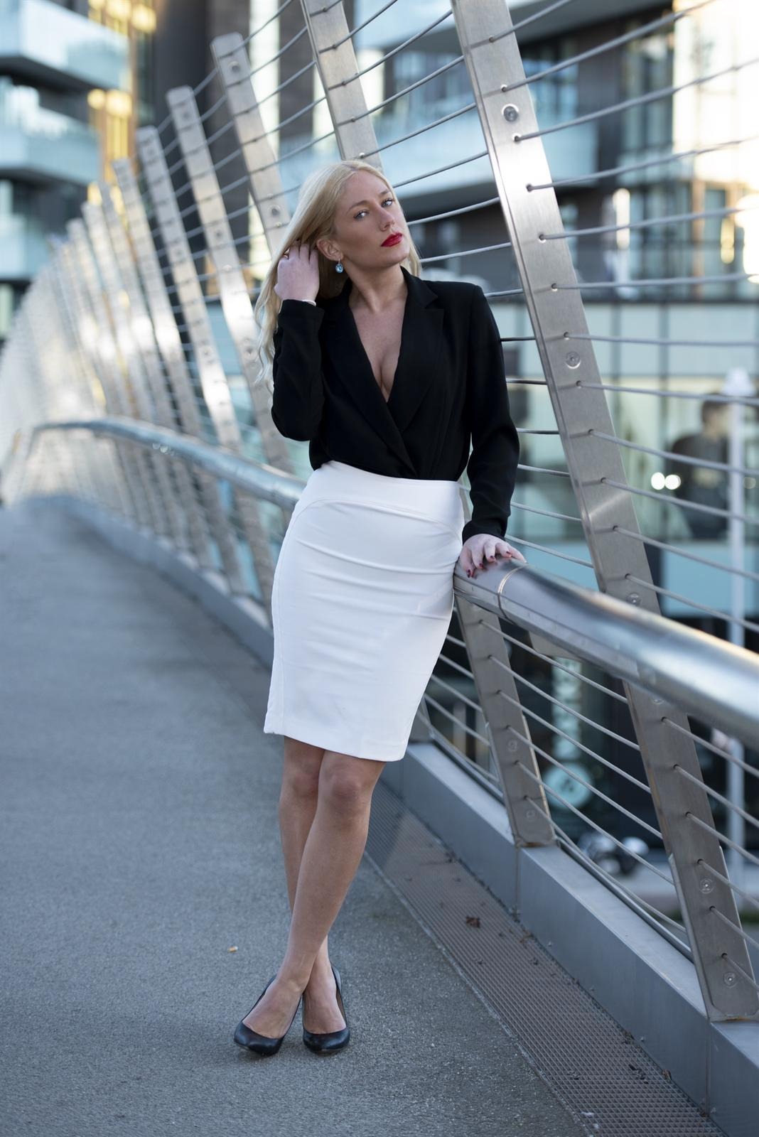 Valentina — Model & Hostess in Milano photo 1