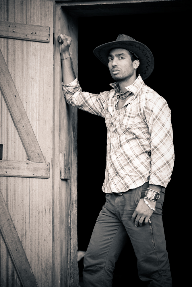 Girish — Model & Host in Bordeaux photo 2