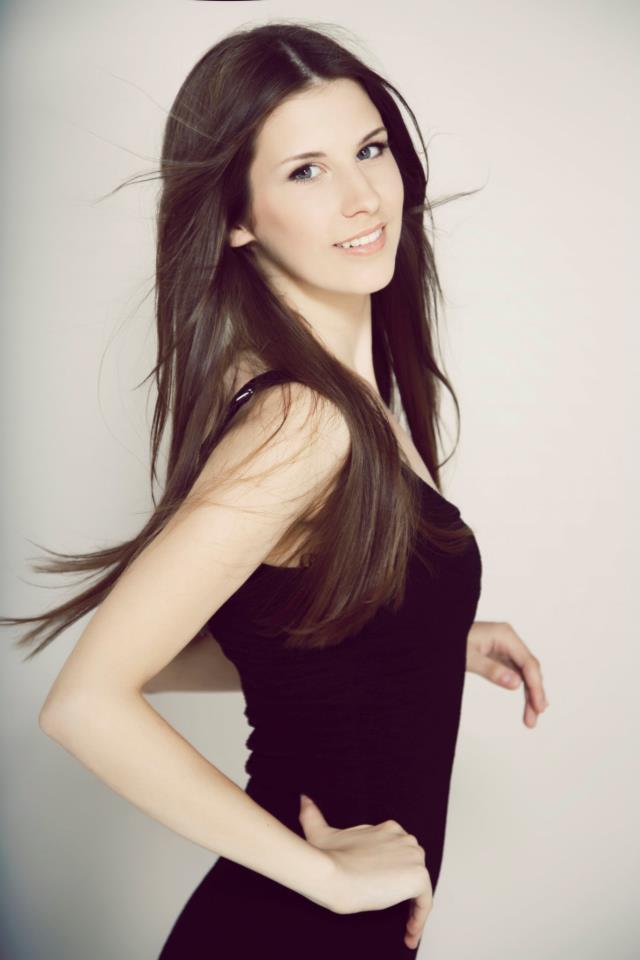 Eglė — Model & Hostess in Milano photo 24