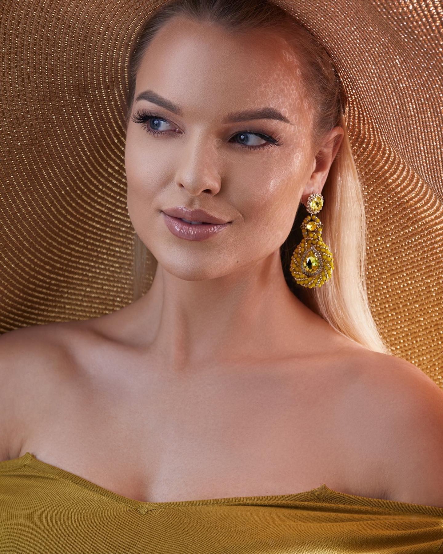 Gintarė — Model & Hostess in Milano photo 11