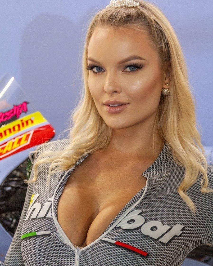 Gintarė — Model & Hostess in Milano photo 15