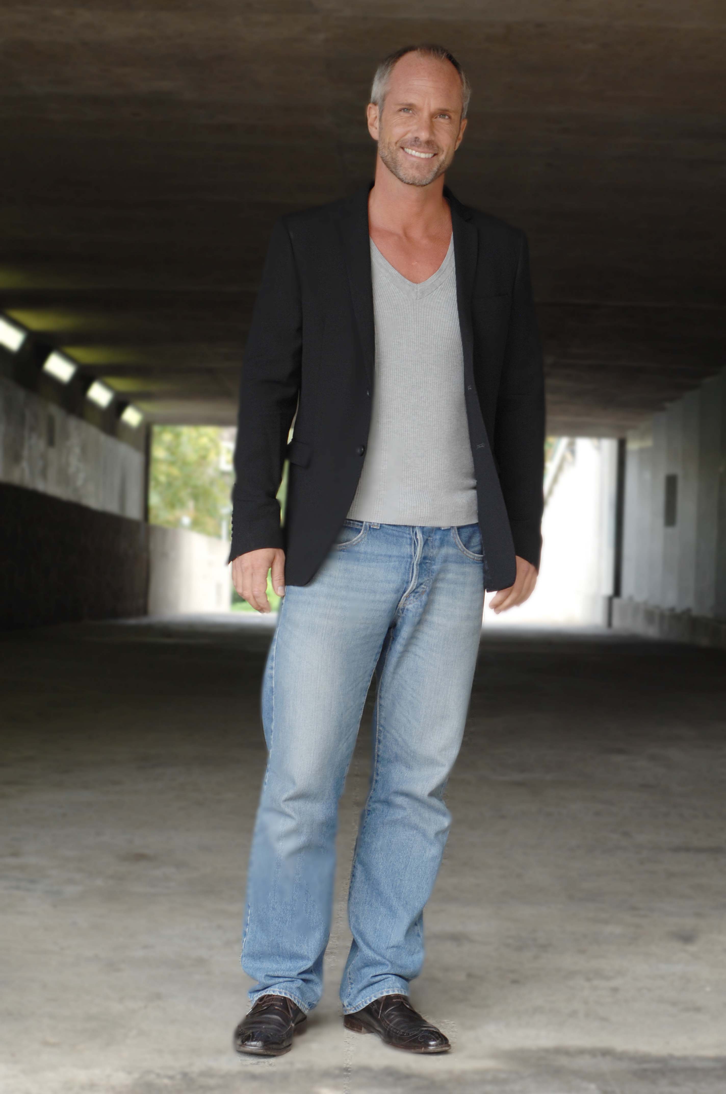 Jan — Model & Host in Paris photo 10