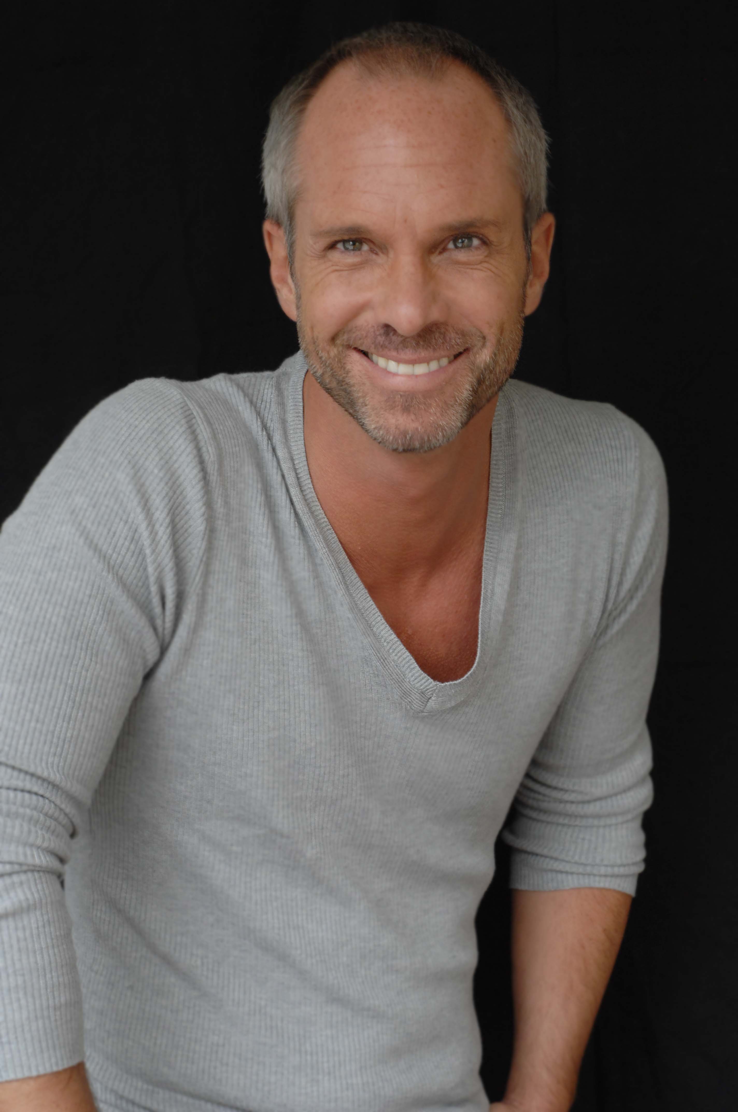 Jan — Model & Host in Paris photo 15