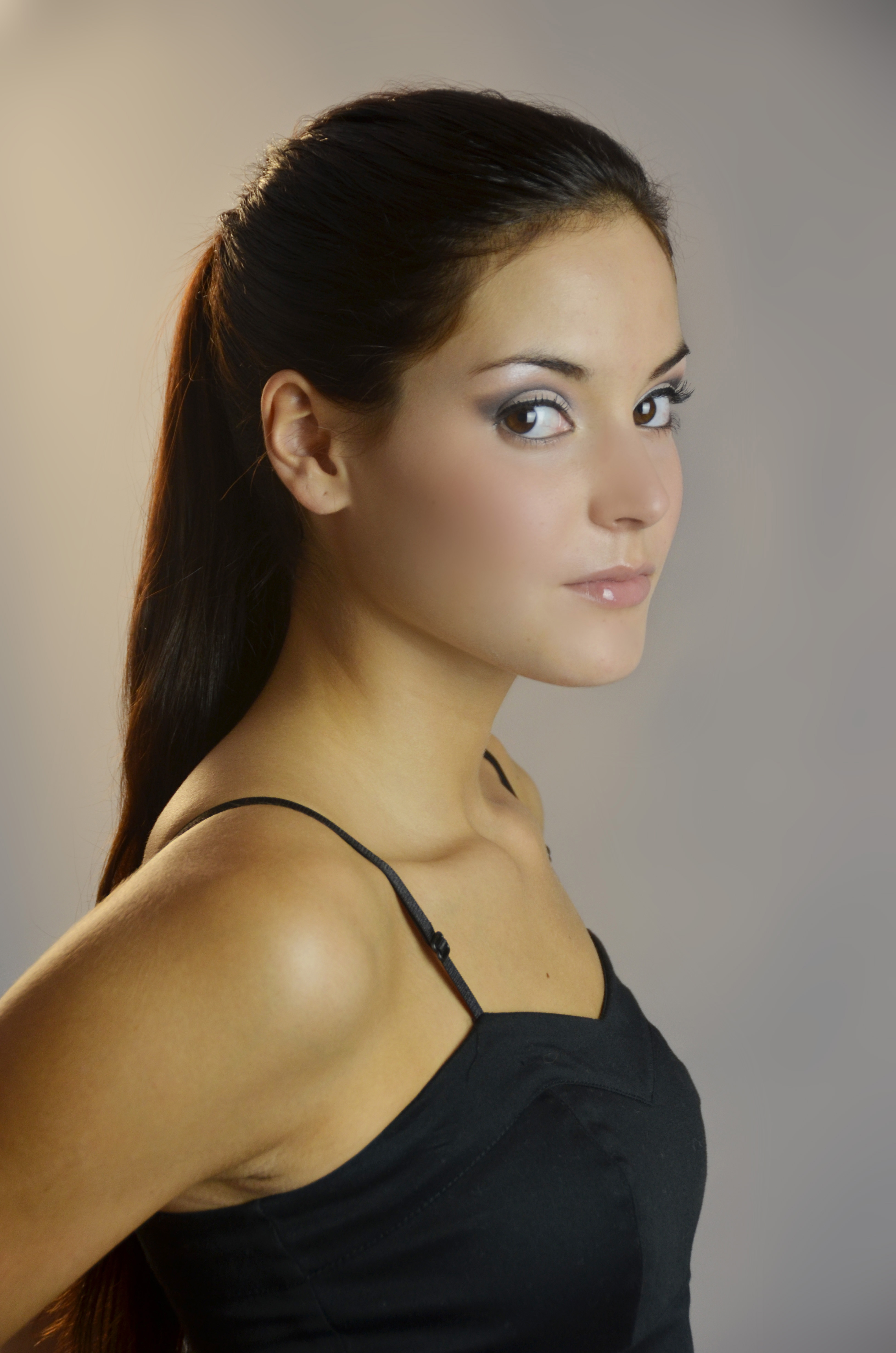 Lara — Model & Hostess in Lausanne photo 1