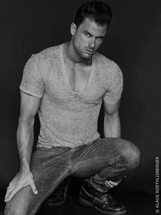 David — Model & Host in Toulon photo 1