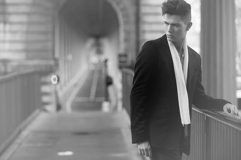 Atthil — Model & Host in Paris photo 1