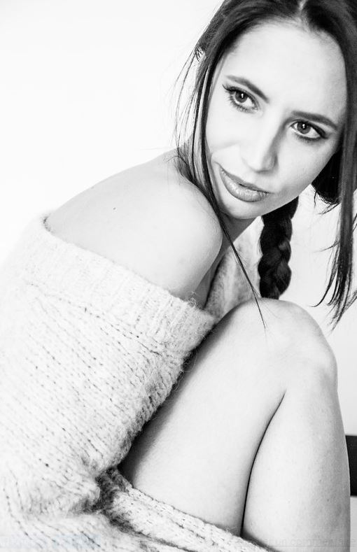 Manon — Model & Hostess in Paris photo 8