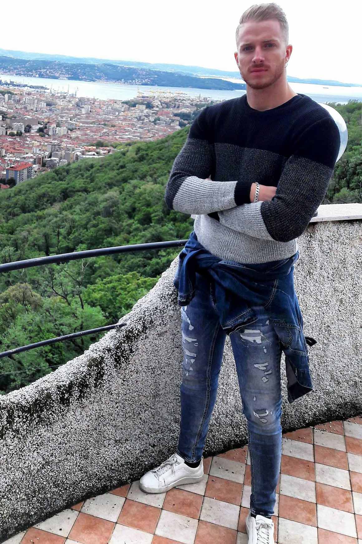 Gianluca — Model & Host in Milano photo 6