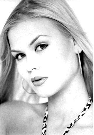 Miia — Model & Hostess in Athens photo 14