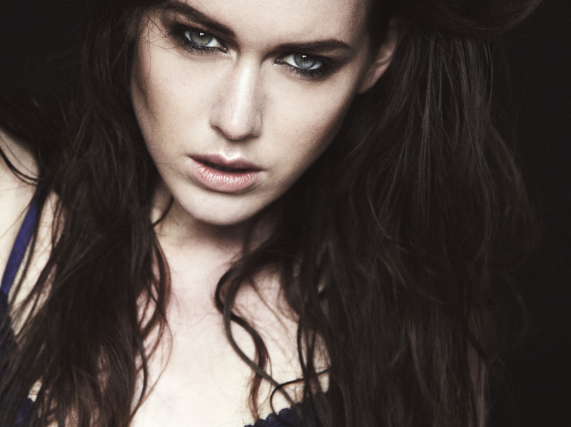 SARAH — Model in Paris | Eye On Model