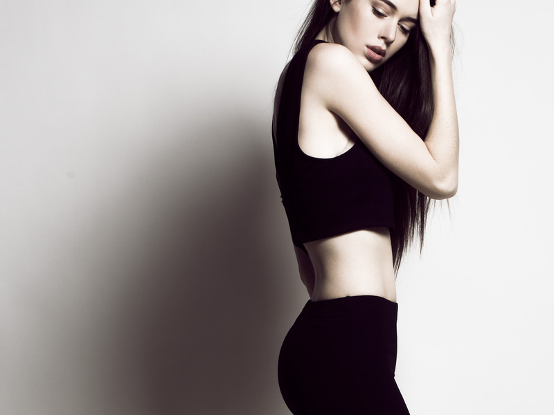 Sarah — Model & Hostess in Paris photo 8
