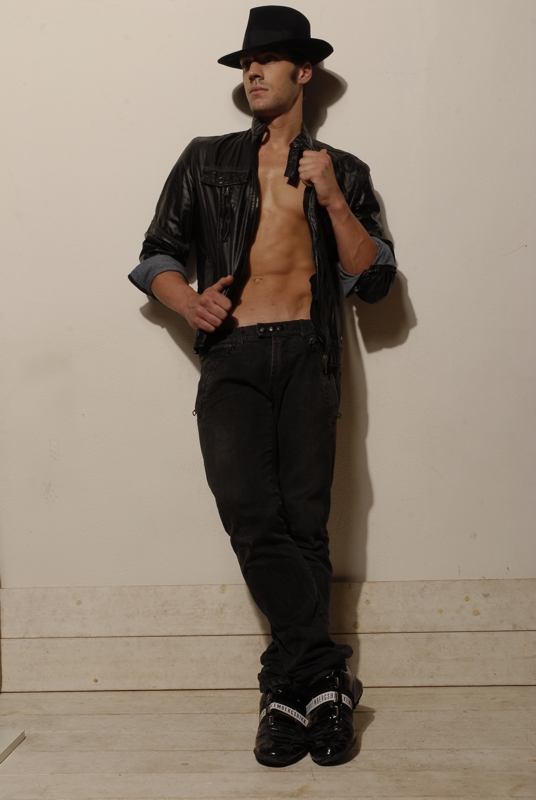 Yuri — Model & Host in Vicenza photo 9