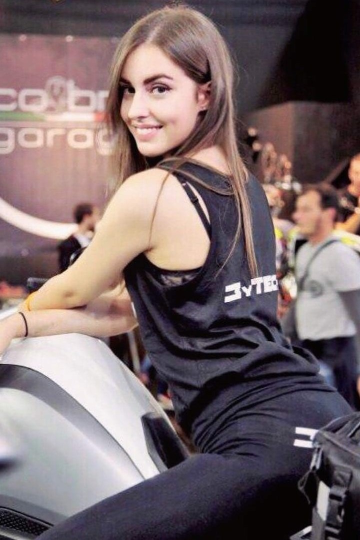 Alessia — Model & Hostess in Milano photo 5