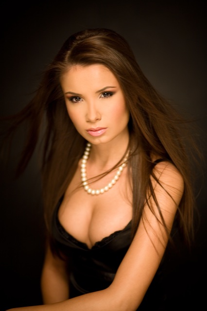 SIMONA  — Model in Bucuresti | Eye On Model