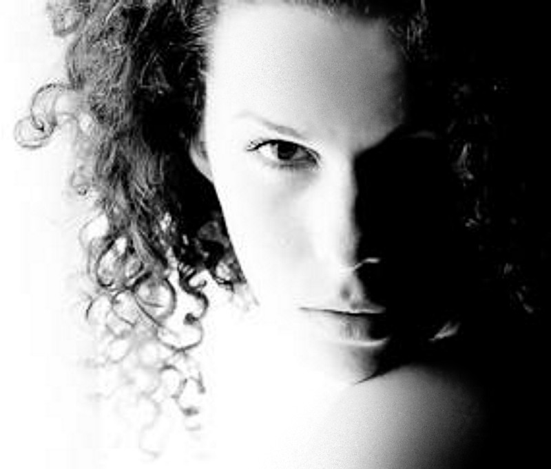 Julia — Model & Hostess in Bordeaux photo 3