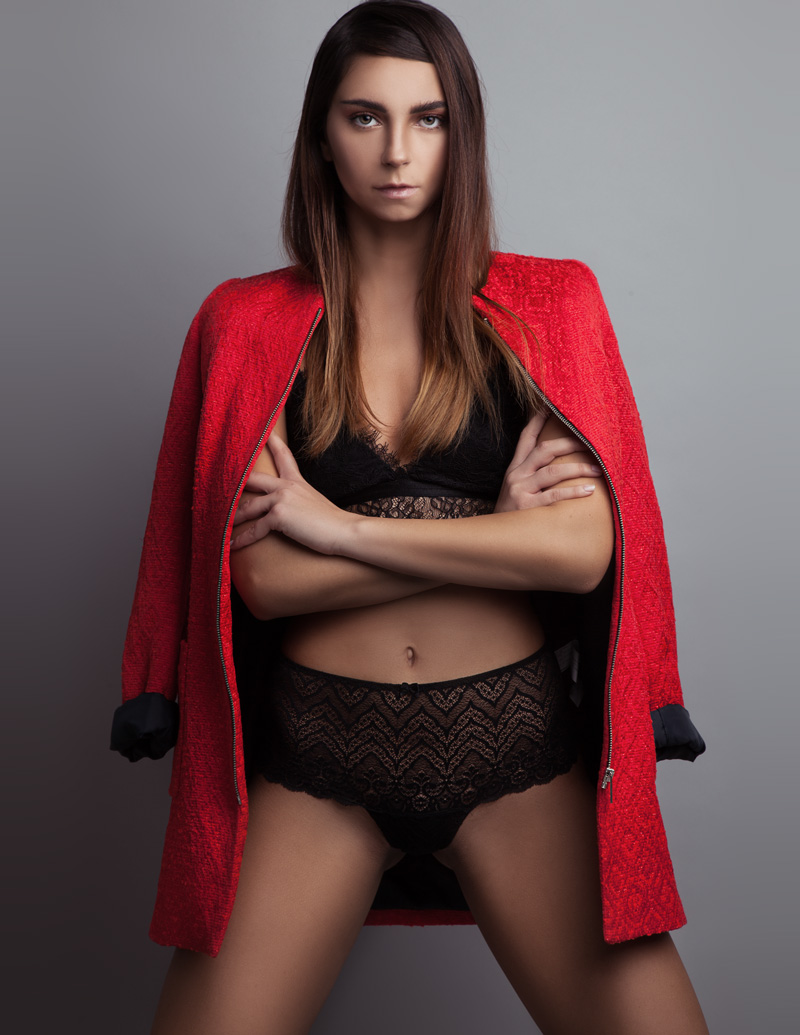 Oana — Model & Hostess in Raiano photo 5