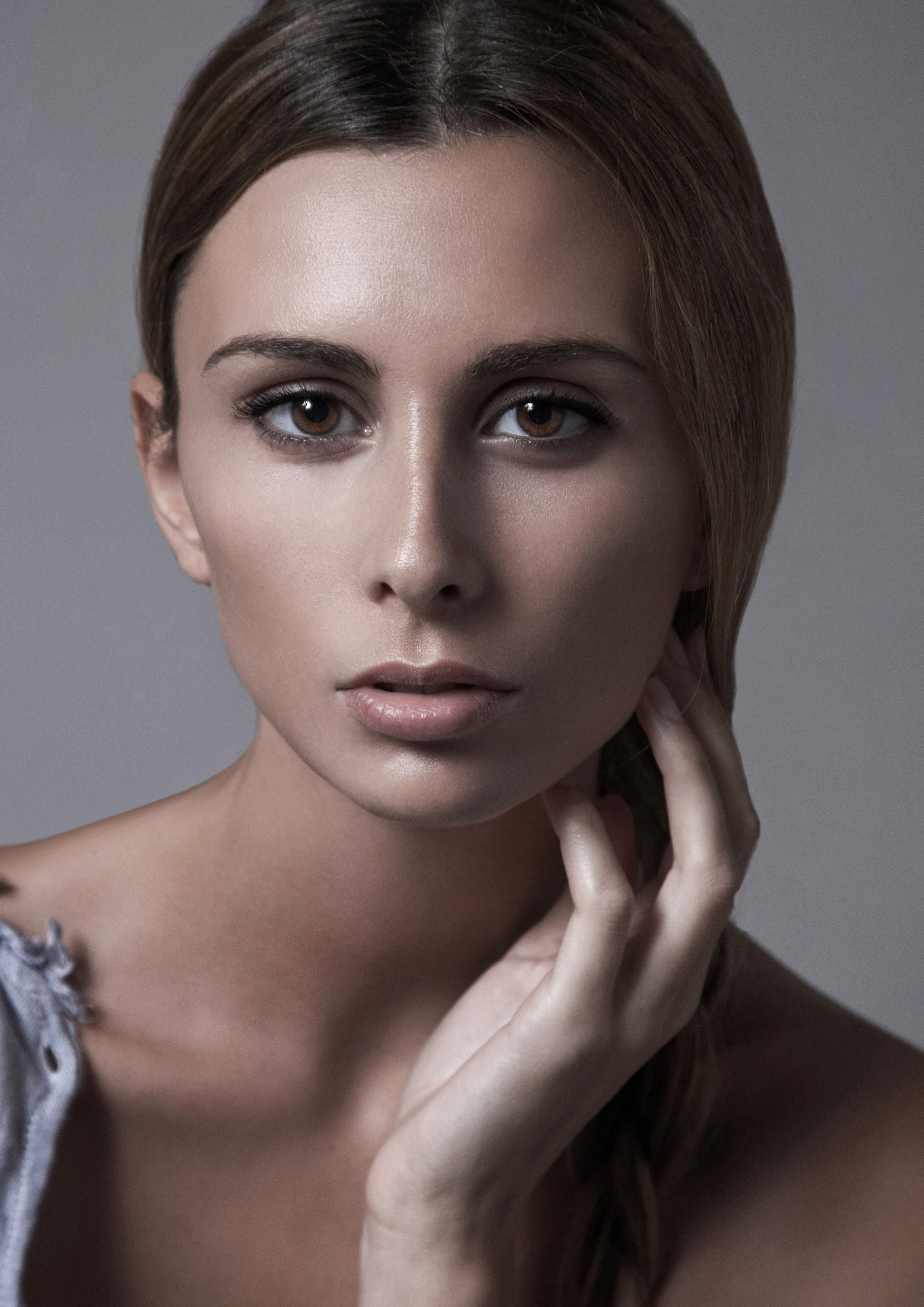 Cali — Model & Hostess in Paris photo 1