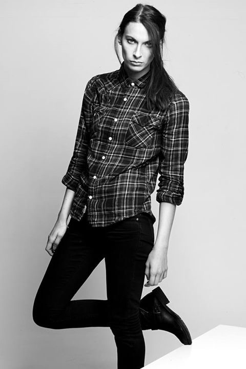 Julie — Model & Hostess in Paris photo 4