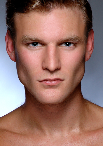 Chris — Model & Host in Bobigny photo 1