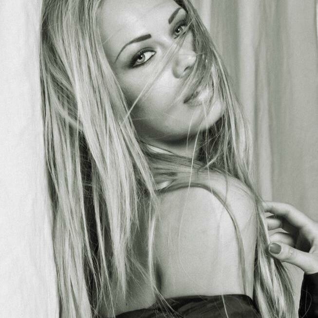 Marta — Model & Hostess in Milano photo 7