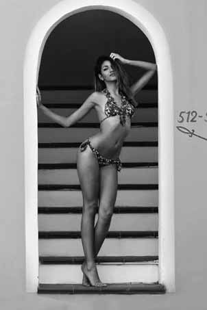 Serena — Model & Hostess in Montr&eacute;al photo 1
