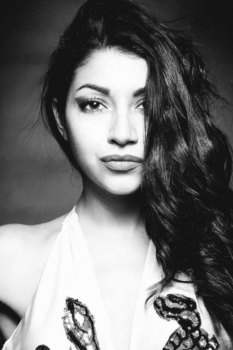 Serena — Model & Hostess in Montr&eacute;al photo 11