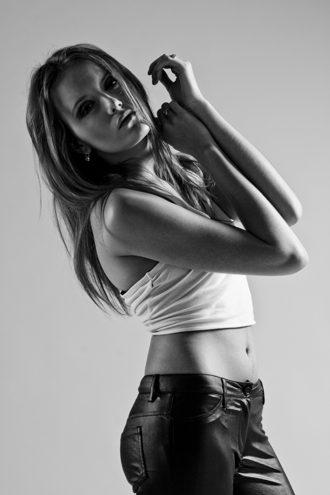 Angeline — Model & Hostess in Marseille photo 14