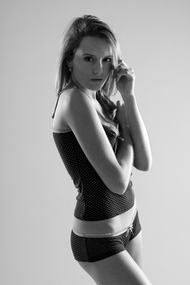 Angeline — Model & Hostess in Marseille photo 15