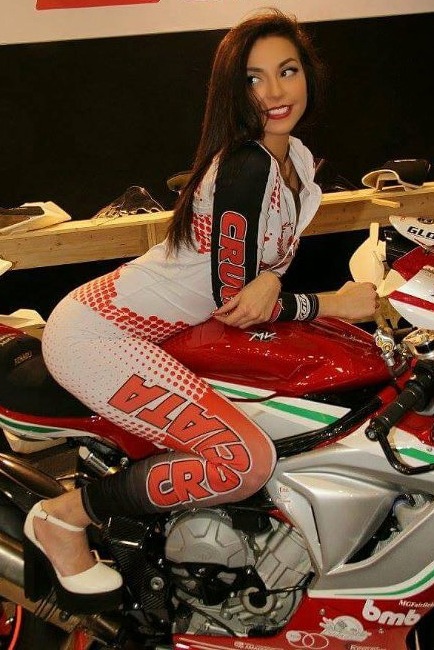 Simona — Model & Hostess in Milano photo 1