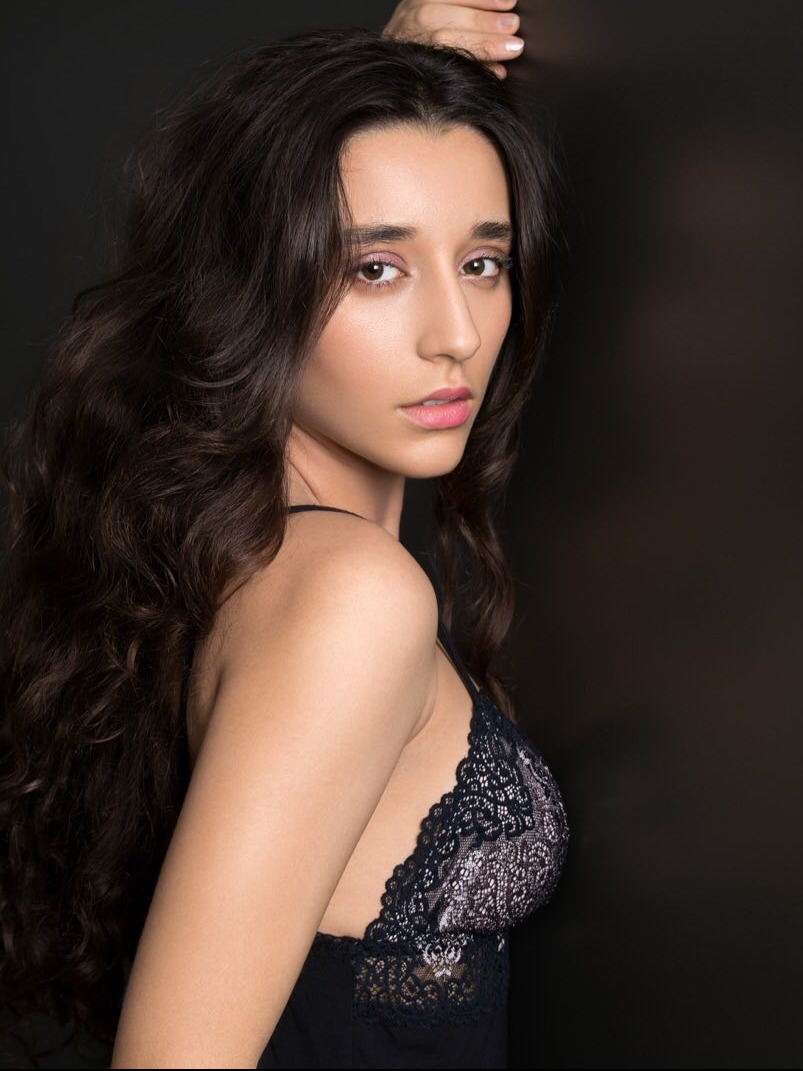 Hana — Model & Hostess in Londra photo 2