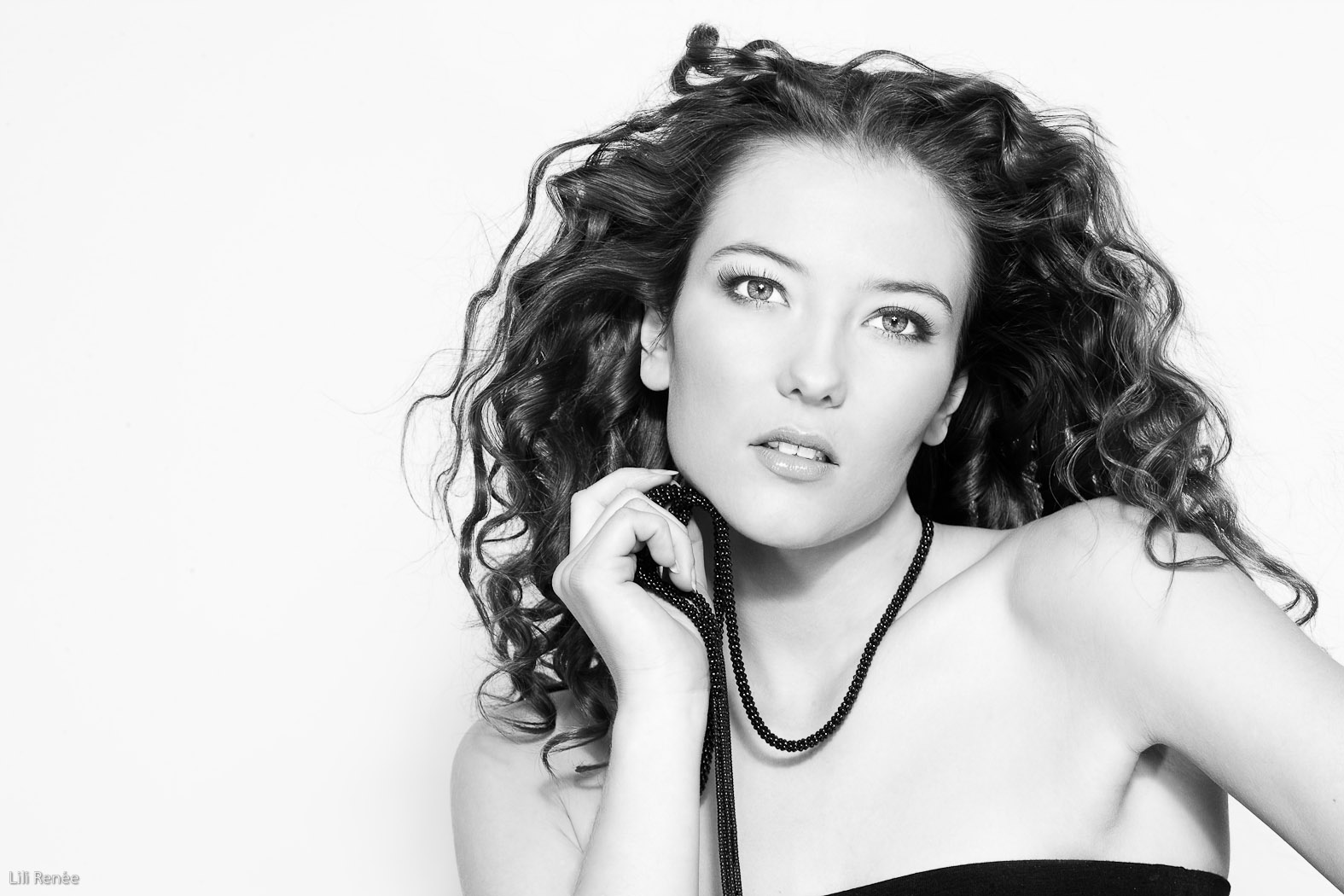 Laure — Model & Hostess in Bordeaux photo 7