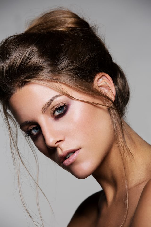Elise — Model & Hostess in Lille photo 4