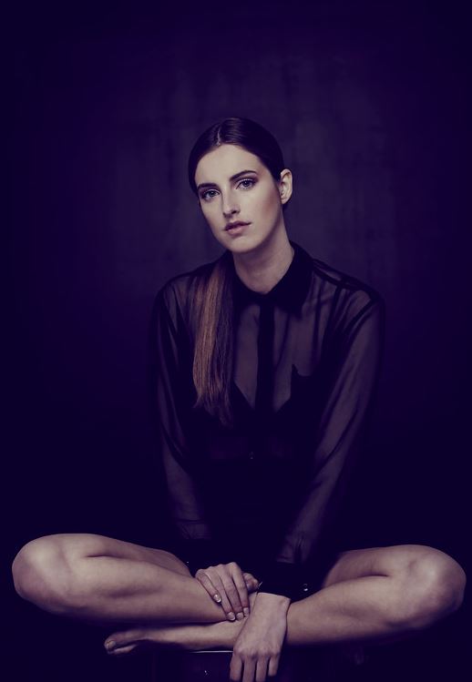 Elise — Model & Hostess in Paris photo 2