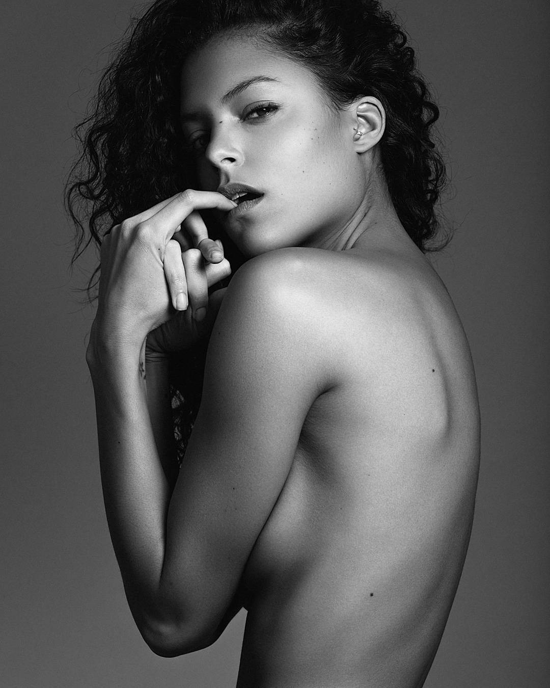 Malaika — Model & Hostess in Paris photo 5