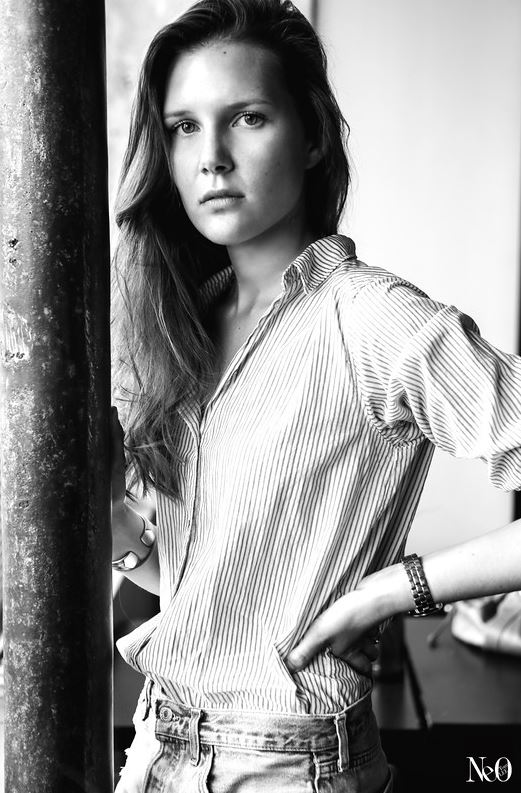 Caroline — Model & Hostess in Paris photo 1