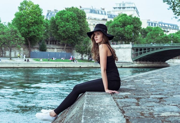 Caroline — Model & Hostess in Paris photo 8