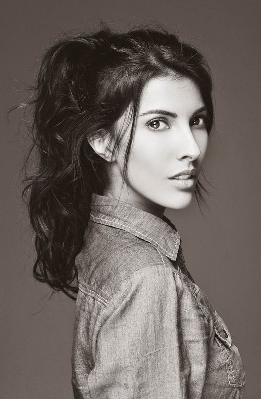 Chlo&eacute; — Model & Hostess in Paris photo 3