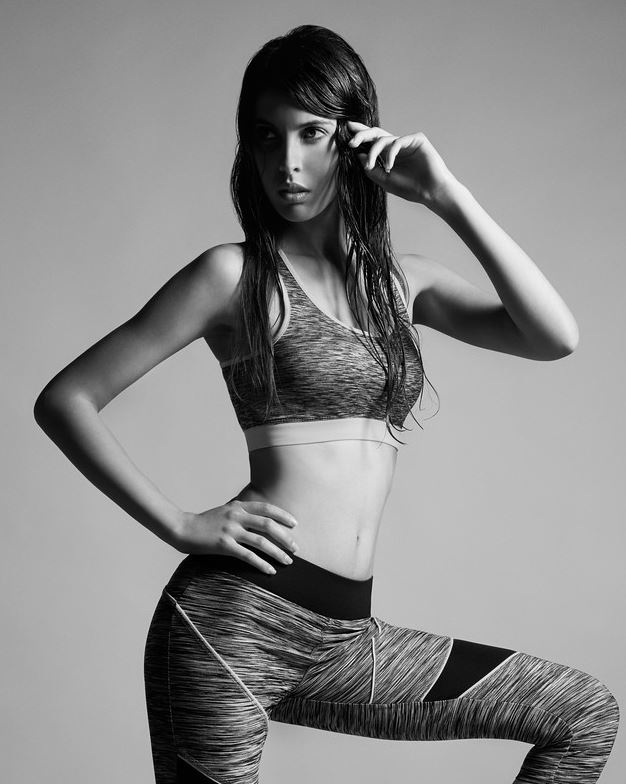 Chlo&eacute; — Model & Hostess in Paris photo 5