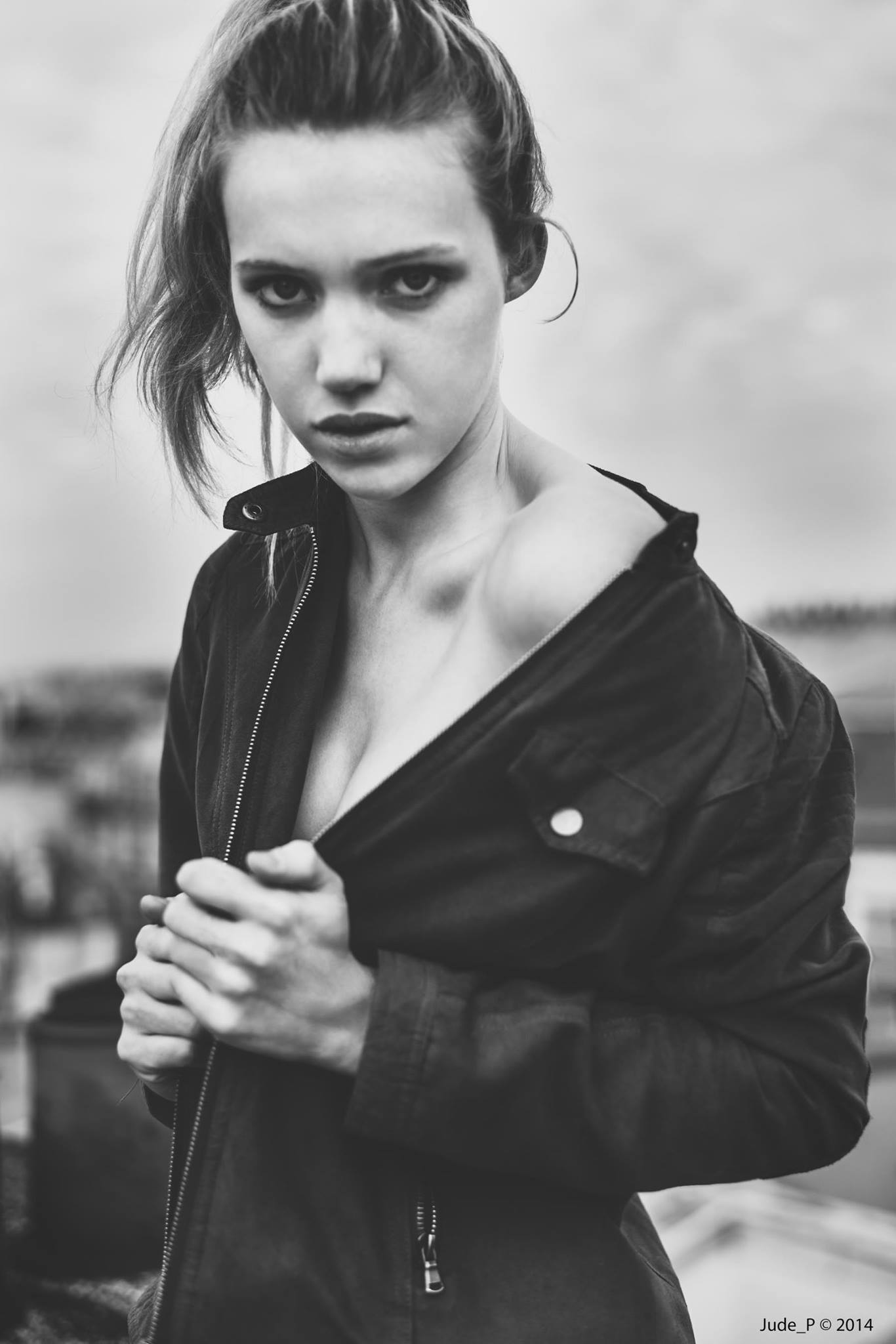 Lilas — Model & Hostess in Paris photo 3