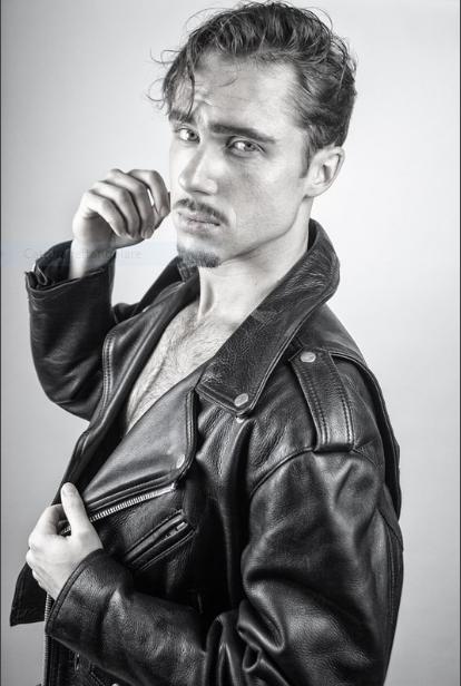 Rouveron — Model & Host in Paris photo 1