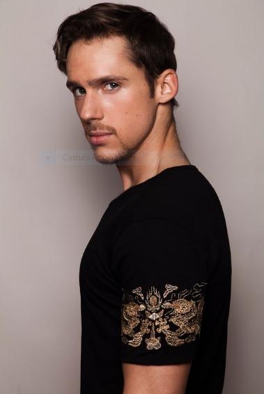 Rouveron — Model & Host in Paris photo 5