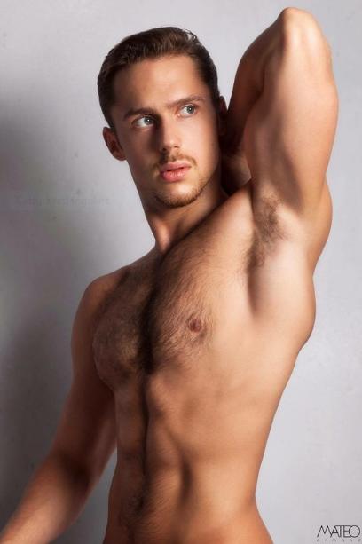 Rouveron — Model & Host in Paris photo 8