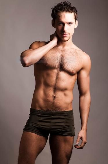 Rouveron — Model & Host in Paris photo 9