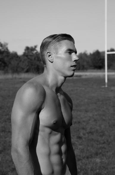 Stephane — Model & Host in Pontoise photo 3