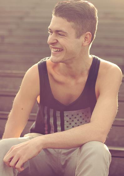 Leveugle — Model & Host in Paris photo 3