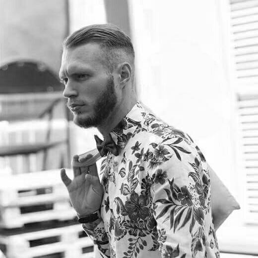 Julien — Model & Host in Toulon photo 9
