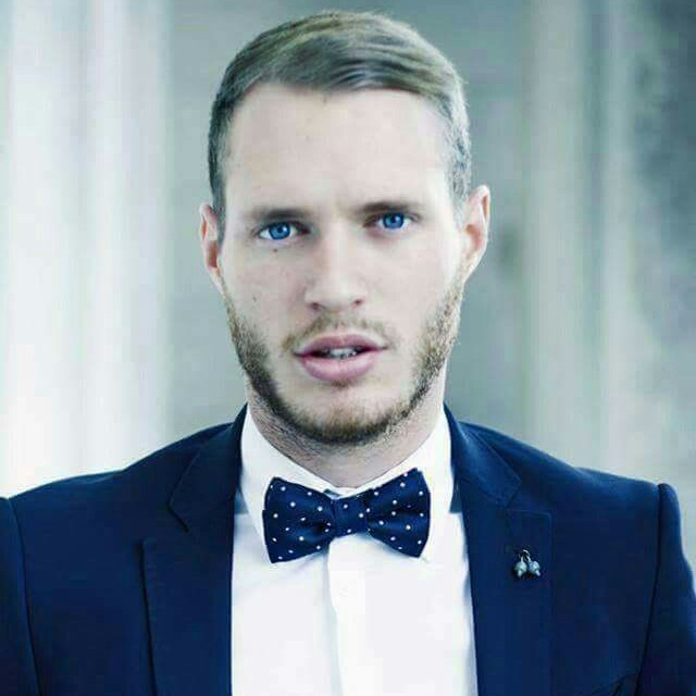 Julien — Model & Host in Toulon photo 3