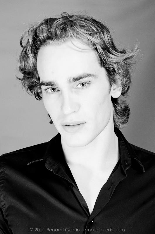 Hecquefeuille  — Model & Host in Nice photo 3