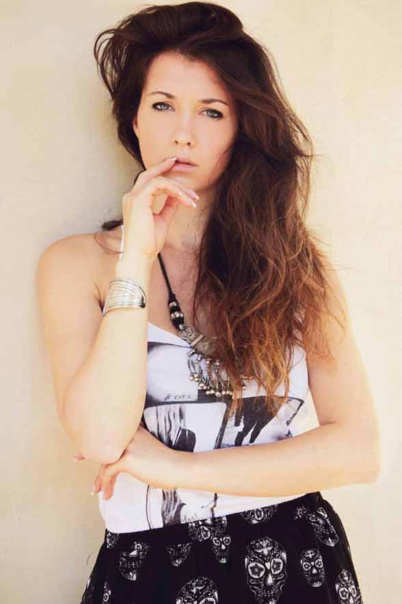 Debora — Model & Hostess in Milano photo 2